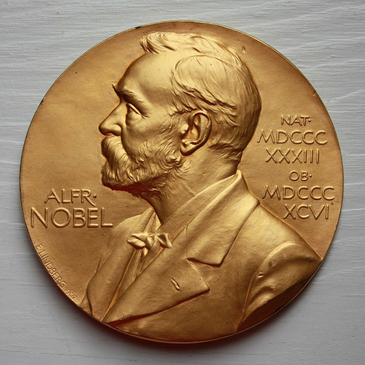 Replik einer Nobelpreismedaille. (Bild: Gerda und Klaus Tschira Stiftung, CC BY-NC-ND / museum-digital:sachsen, Wilhelm Ostwald Park)